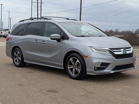 Used 2019 Honda Odyssey Touring image 3