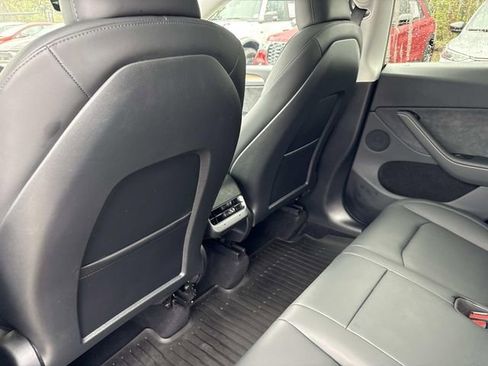 Used 2025 Tesla Model Y Long Range image 17