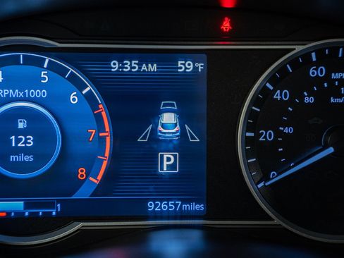 Used 2019 Nissan Kicks SV image 35