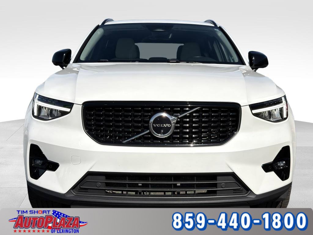 Used 2023 Volvo XC40 B4 Ultimate FWD image 7