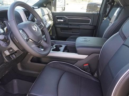 New 2026 RAM 2500 Laramie w/ Night Edition AWD/4WD image 17