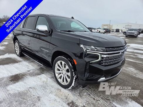 Used 2024 Chevrolet Suburban Premier w/ Premium Package 2 image 4