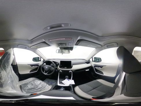 New 2025 Toyota RAV4 XLE image 33