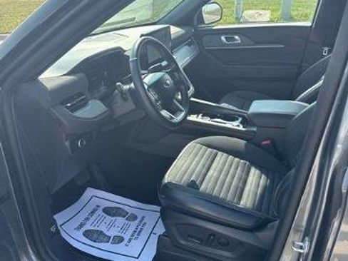 Certified 2025 Ford Explorer ST-Line AWD/4WD image 16