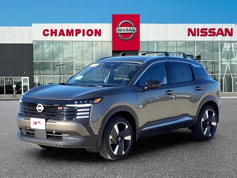 New 2026 Nissan Kicks SR w/ Cold Weather Package image 3