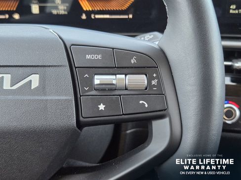 Used 2026 Kia Sportage EX FWD image 29