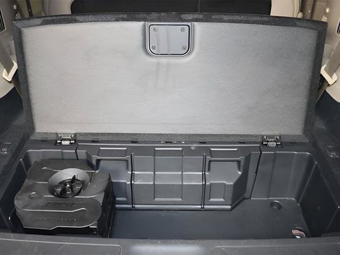 Used 2020 Nissan Pathfinder Platinum image 13