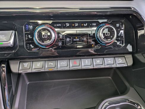 Used 2026 GMC Sierra 2500 AT4X image 13