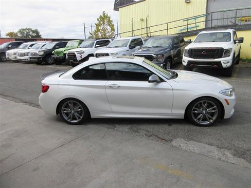 Used 2016 BMW M235i Coupe w/ Technology Package image 7