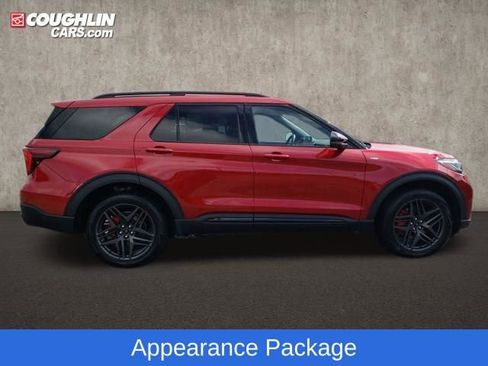 Used 2025 Ford Explorer ST-Line w/ Premium Package image 11