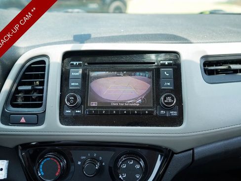 Used 2021 Honda HR-V LX image 11