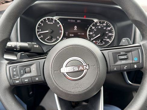 Used 2022 Nissan Rogue SV AWD/4WD image 10