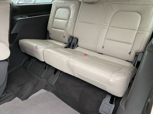 Used 2024 Lincoln Navigator Reserve image 10