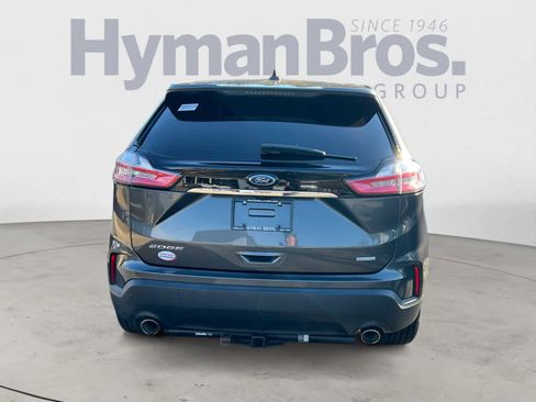 Used 2020 Ford Edge SE image 4