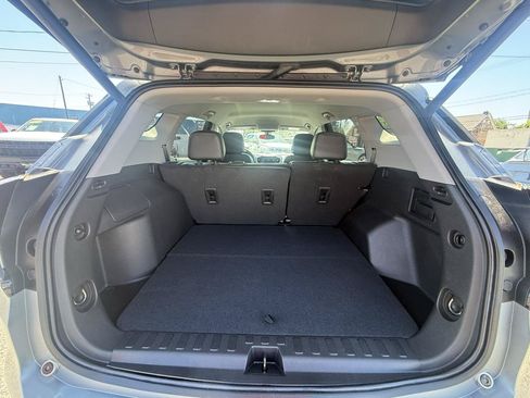 Used 2024 GMC Terrain SLT AWD/4WD image 25