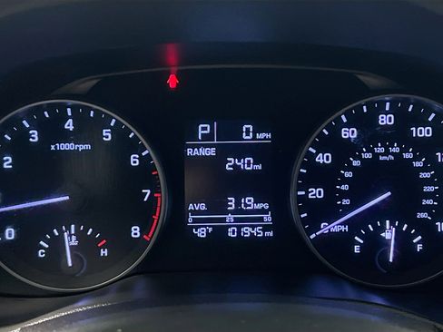 Used 2017 Hyundai Elantra SE image 18