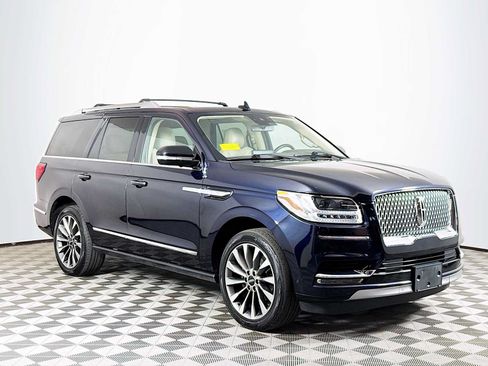 Used 2021 Lincoln Navigator Reserve w/ Luxury Package AWD/4WD image 3