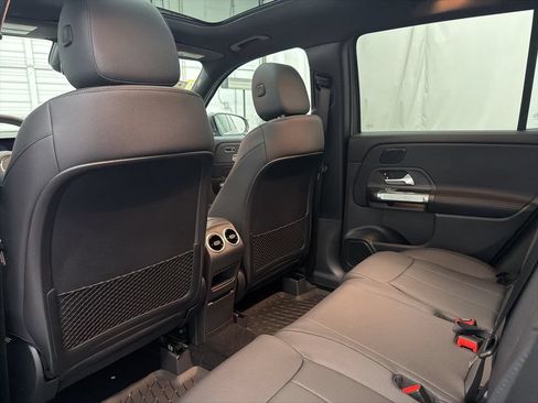 Used 2026 Mercedes-Benz GLB 250 image 18