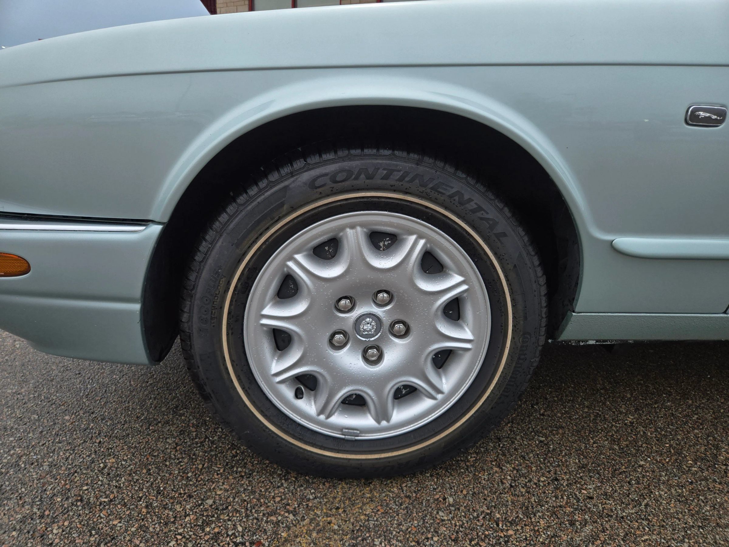 Used 2001 Jaguar XJ8 RWD image 17