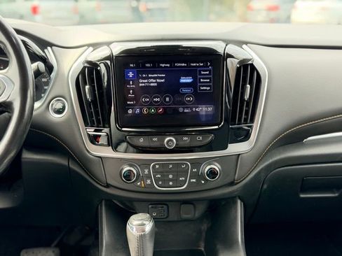 Used 2020 Chevrolet Traverse RS image 25