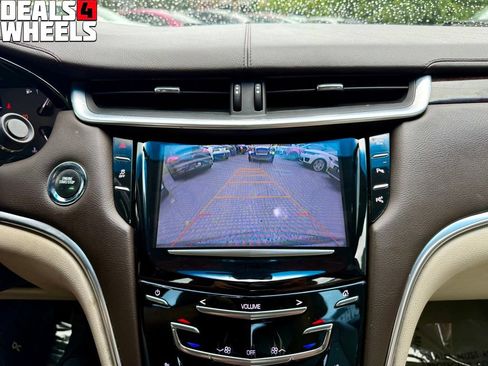 Used 2014 Cadillac XTS Luxury FWD image 23