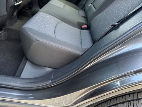 Used 2025 Toyota RAV4 XLE AWD/4WD image 10