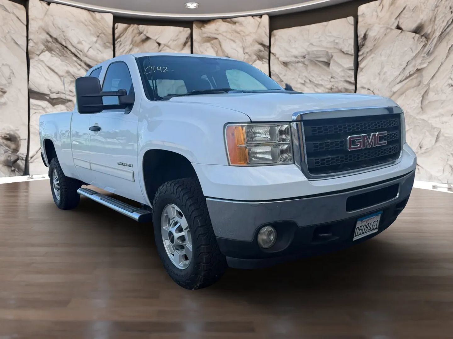 Used 2011 GMC Sierra 2500 SLE w/ SLE Preferred Package AWD/4WD image 3