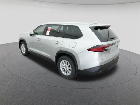 New 2026 Toyota Grand Highlander XLE image 5