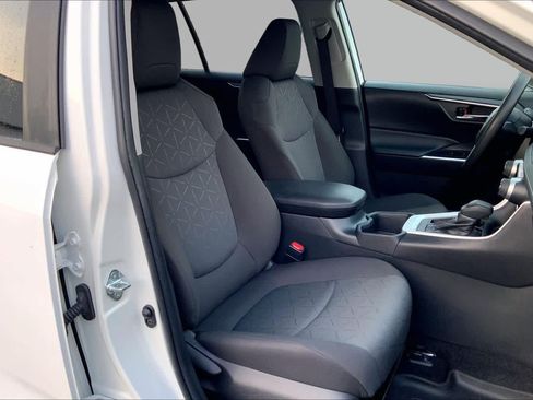 Used 2024 Toyota RAV4 XLE w/ Convenience Package FWD image 9
