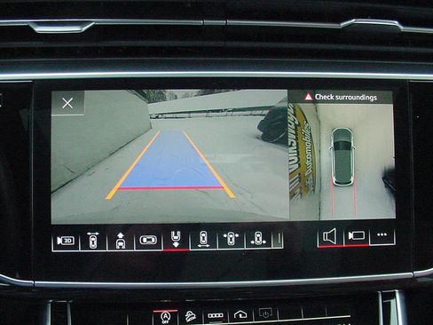 Used 2021 Audi Q7 3.0T Premium Plus w/ Premium Plus Package image 26