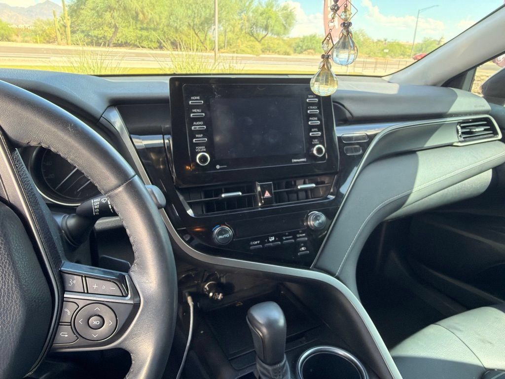 Used 2021 Toyota Camry SE w/ Carpet Mat Package (TMS) FWD image 6