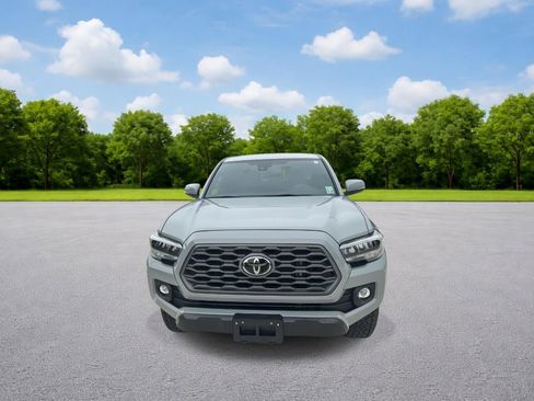 Used 2023 Toyota Tacoma TRD Off-Road w/ Black Out Package (TMS) AWD/4WD image 9