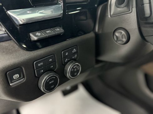 Used 2024 Chevrolet Silverado 1500 High Country w/ High Country Premium Package image 19
