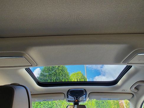 Used 2020 BMW 750i xDrive w/ Executive Package image 31