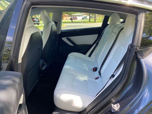 Used 2018 Tesla Model 3 Mid Range image 36