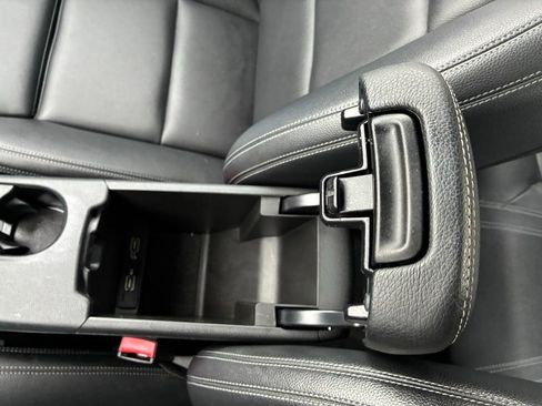 Used 2018 Mercedes-Benz CLA 250 4MATIC image 33