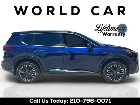 Used 2024 Nissan Rogue Platinum FWD image 3