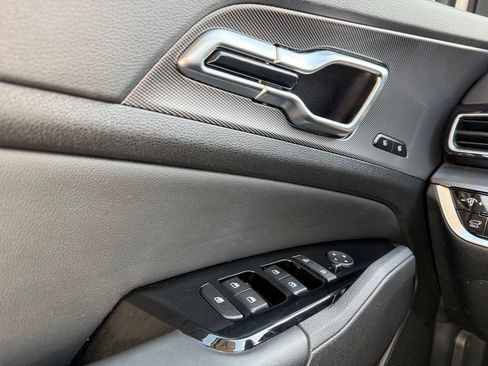 Used 2024 Kia Sportage SX FWD image 11