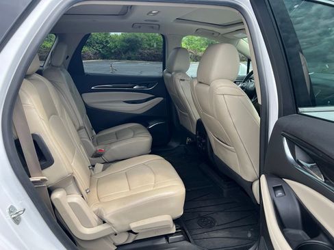 Used 2018 Buick Enclave Premium w/ Experience Buick Package FWD image 11