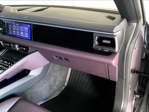 Used 2025 Porsche Macan Electric image 23