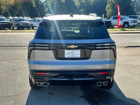 New 2026 Chevrolet Traverse High Country image 3