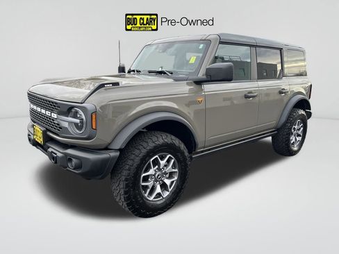 Used 2025 Ford Bronco Badlands image 1