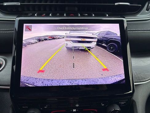 Used 2023 Jeep Grand Cherokee L Limited w/ Black Appearance Package image 17