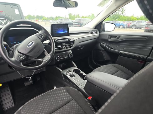 Used 2025 Ford Escape Active AWD/4WD image 15