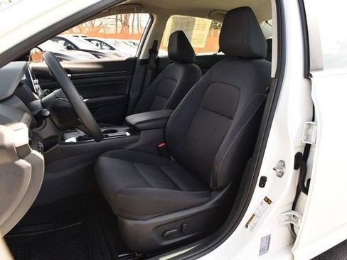 Certified 2025 Nissan Altima 2.5 SV image 19