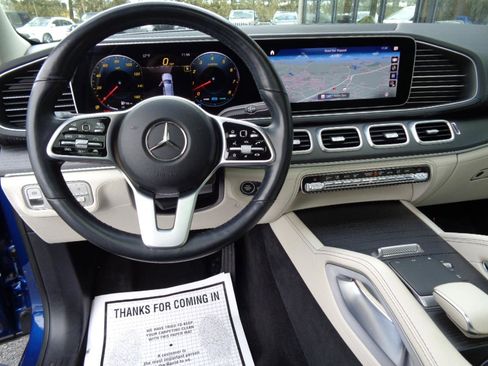 Used 2021 Mercedes-Benz GLE 450 4MATIC w/ AMG Line Exterior image 9