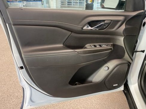 Certified 2021 GMC Acadia SLT image 31