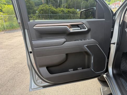 Used 2025 Chevrolet Silverado 1500 LT AWD/4WD image 15