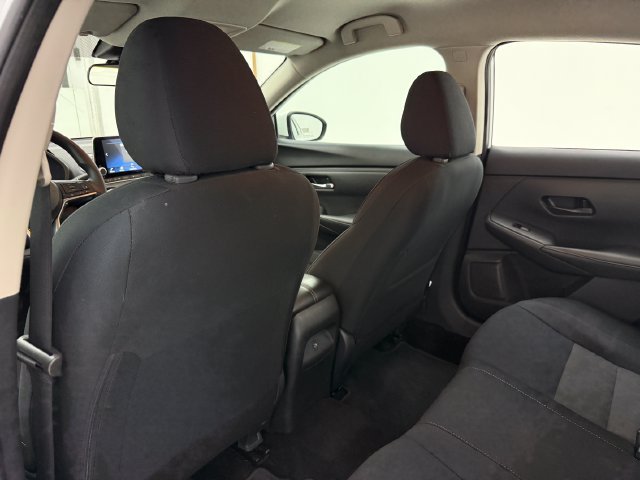 Used 2024 Nissan Sentra SV FWD image 30