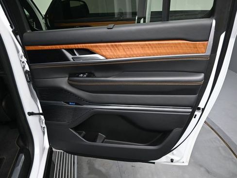 Used 2024 Jeep Grand Wagoneer L Series III image 19